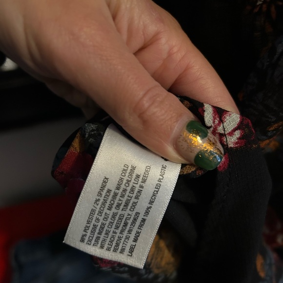 Knox Rose dark floral with lace and velvet accents - Picture 8 of 8